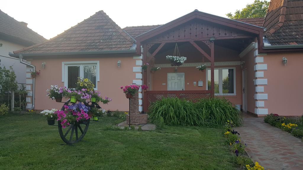 Villa Sunset Palic Exterior photo