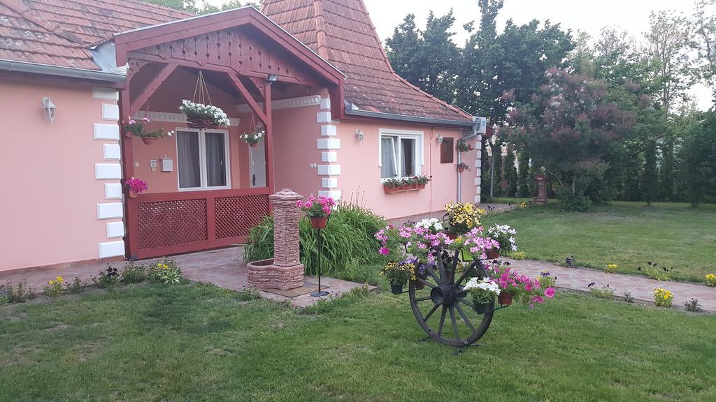Villa Sunset Palic Exterior photo
